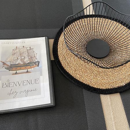 Chez Virginie : Appartement Lumineux Au Calme. Frejus Bagian luar foto