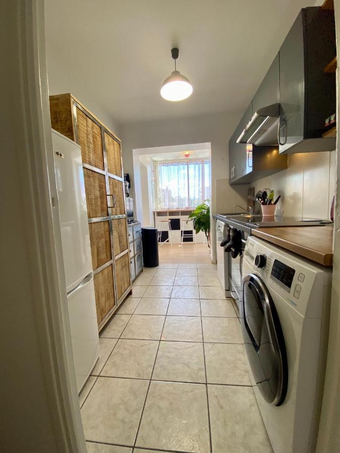 Chez Virginie : Appartement Lumineux Au Calme. Frejus Bagian luar foto