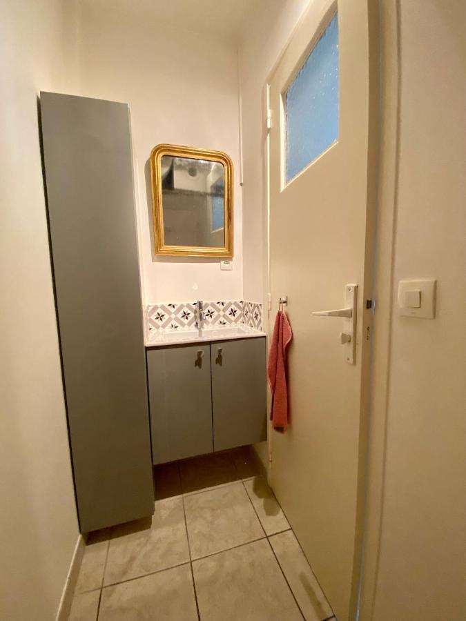 Chez Virginie : Appartement Lumineux Au Calme. Frejus Bagian luar foto