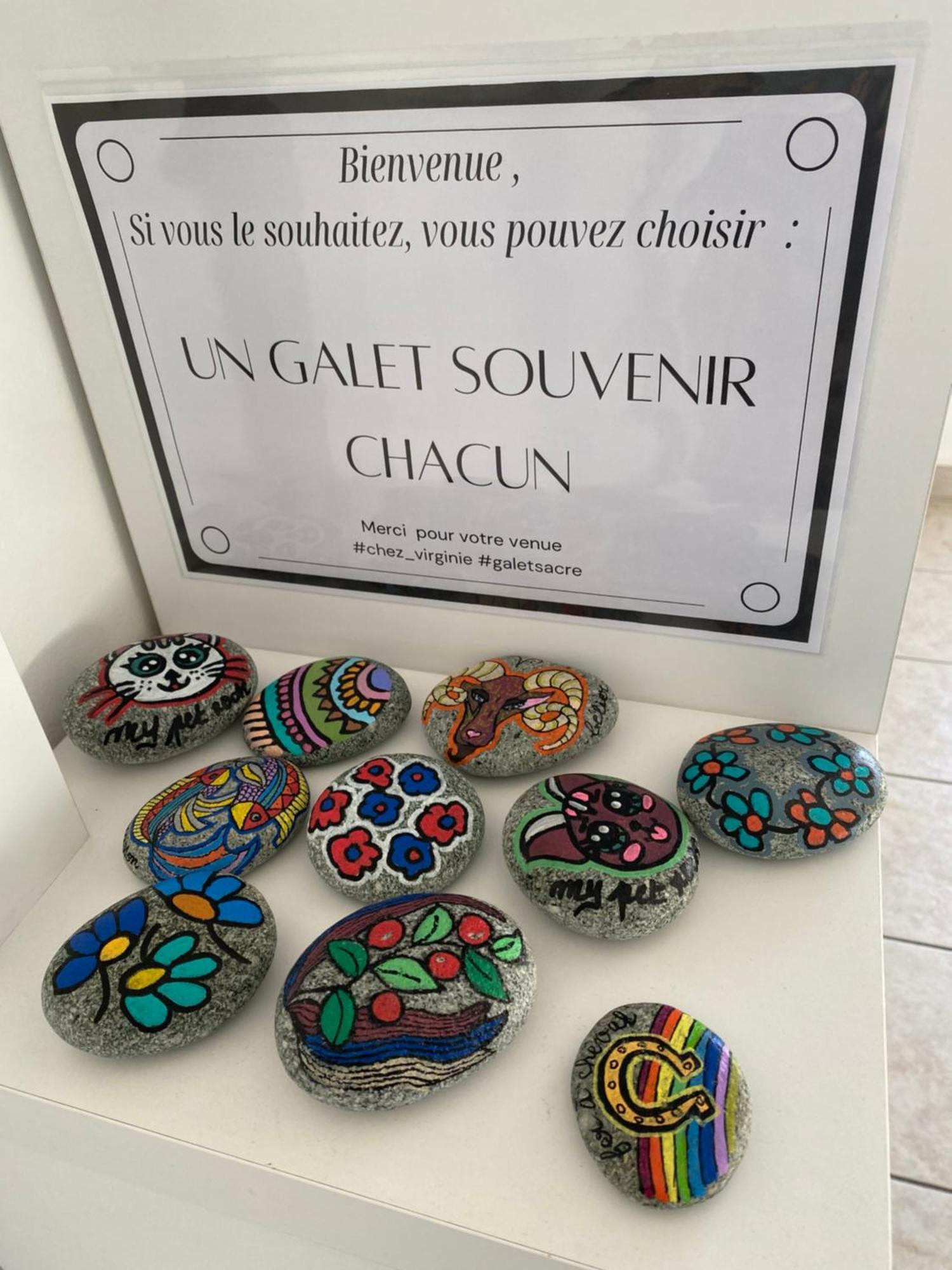 Chez Virginie : Appartement Lumineux Au Calme. Frejus Bagian luar foto