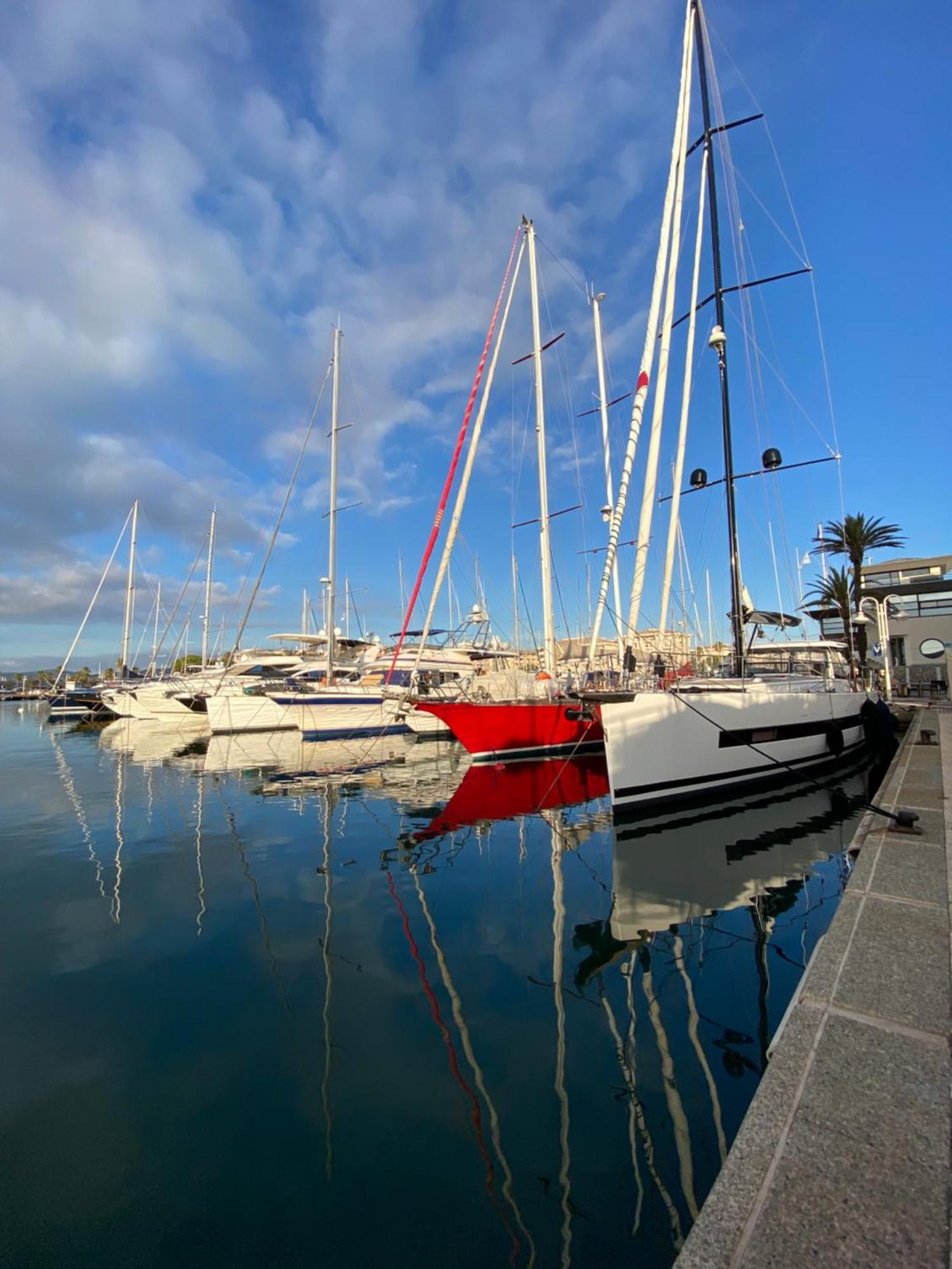 Chez Virginie : Appartement Lumineux Au Calme. Frejus Bagian luar foto